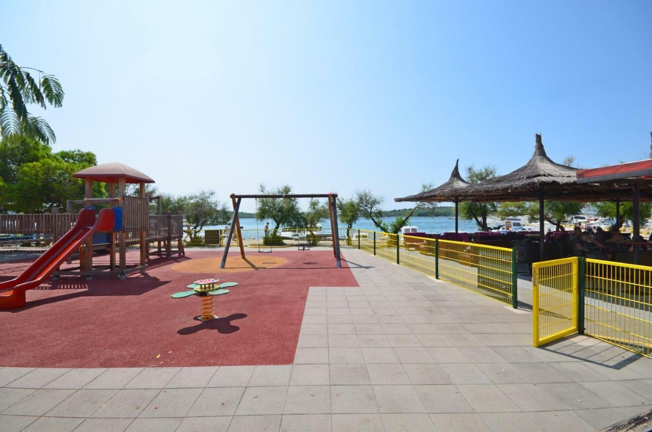 סרימה Apartment Canada Dream Vacation מראה חיצוני תמונה